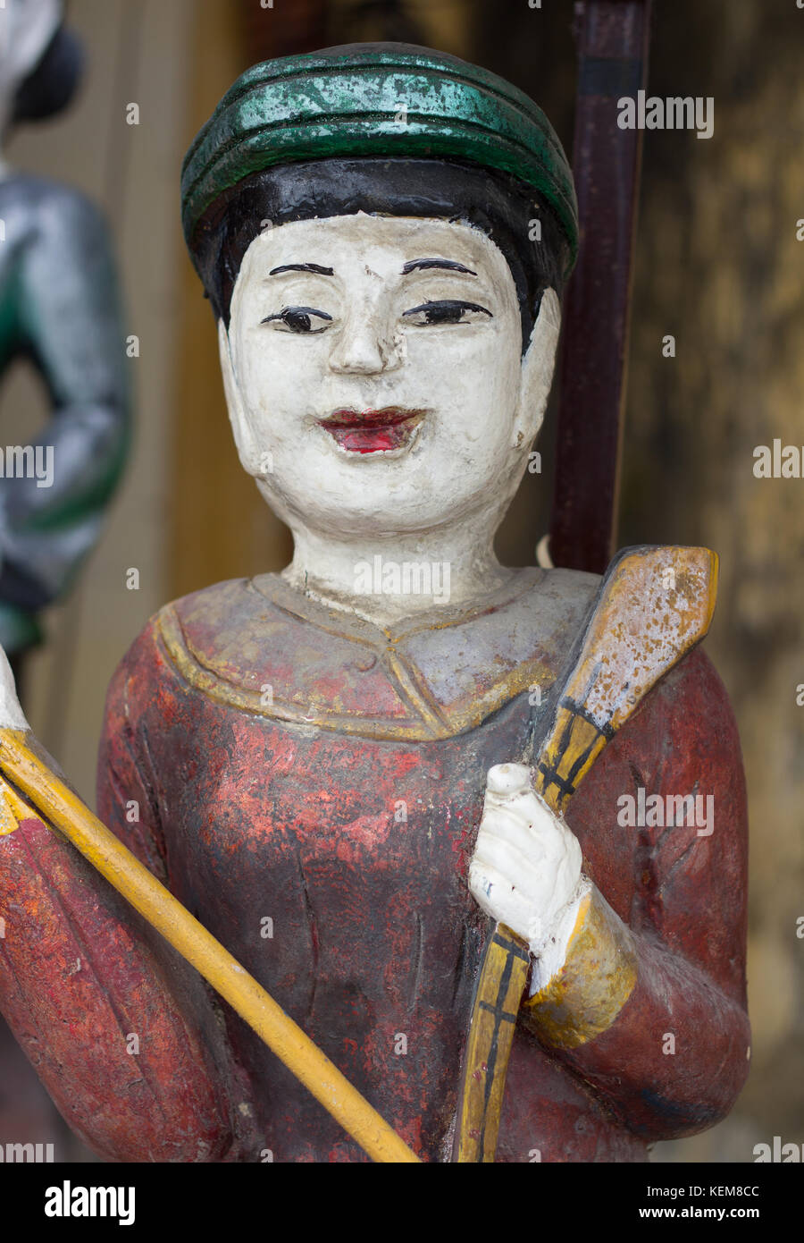 En bois traditionnel vietnam statue homme Banque D'Images