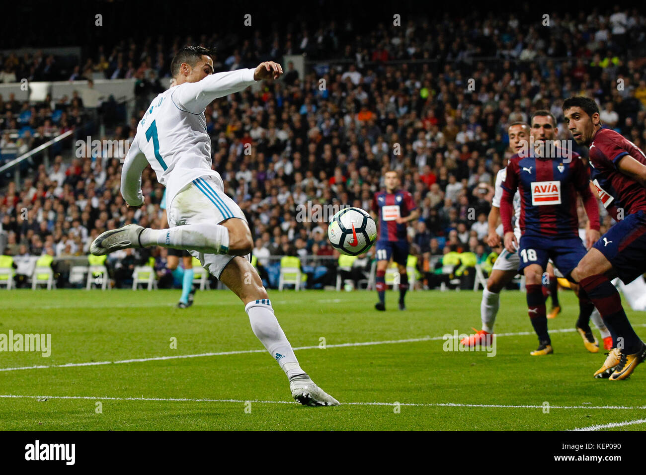 Cristiano Ronaldo dos Santos (7) joueur du Real Madrid. La Liga entre le Real Madrid vs SD Eibar au Santiago Bernabeu à Madrid, Espagne, le 22 octobre 2017 . Más Información Gtres Crédit : Comuniación sur ligne, S.L./Alamy Live News Banque D'Images