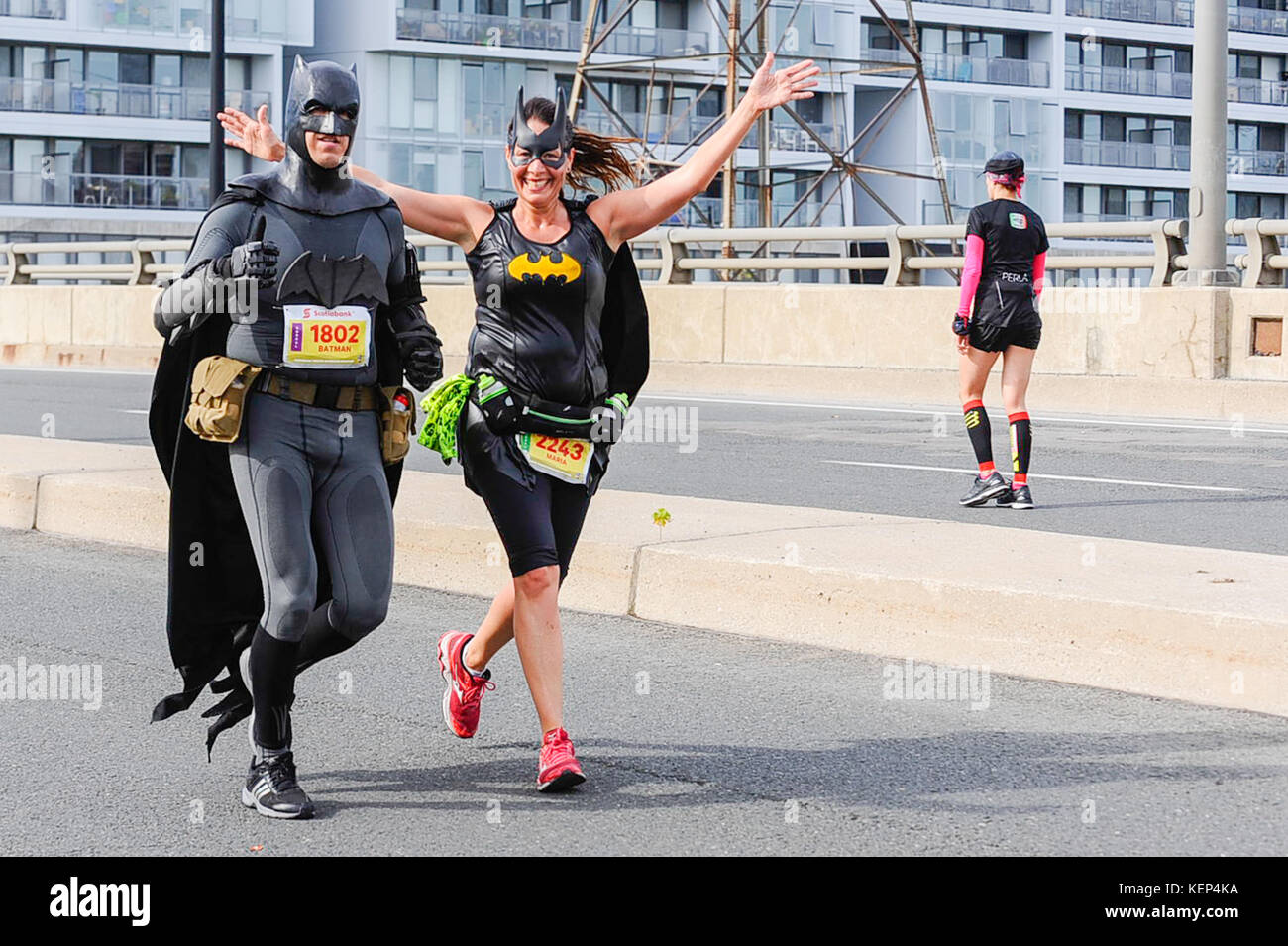 Toronto, Canada. 22 octobre 2017. porteur participent à la compétition marathon Scotiabank Toronto Waterfront crédit : anatoliy cherkasov/Alamy live news Banque D'Images