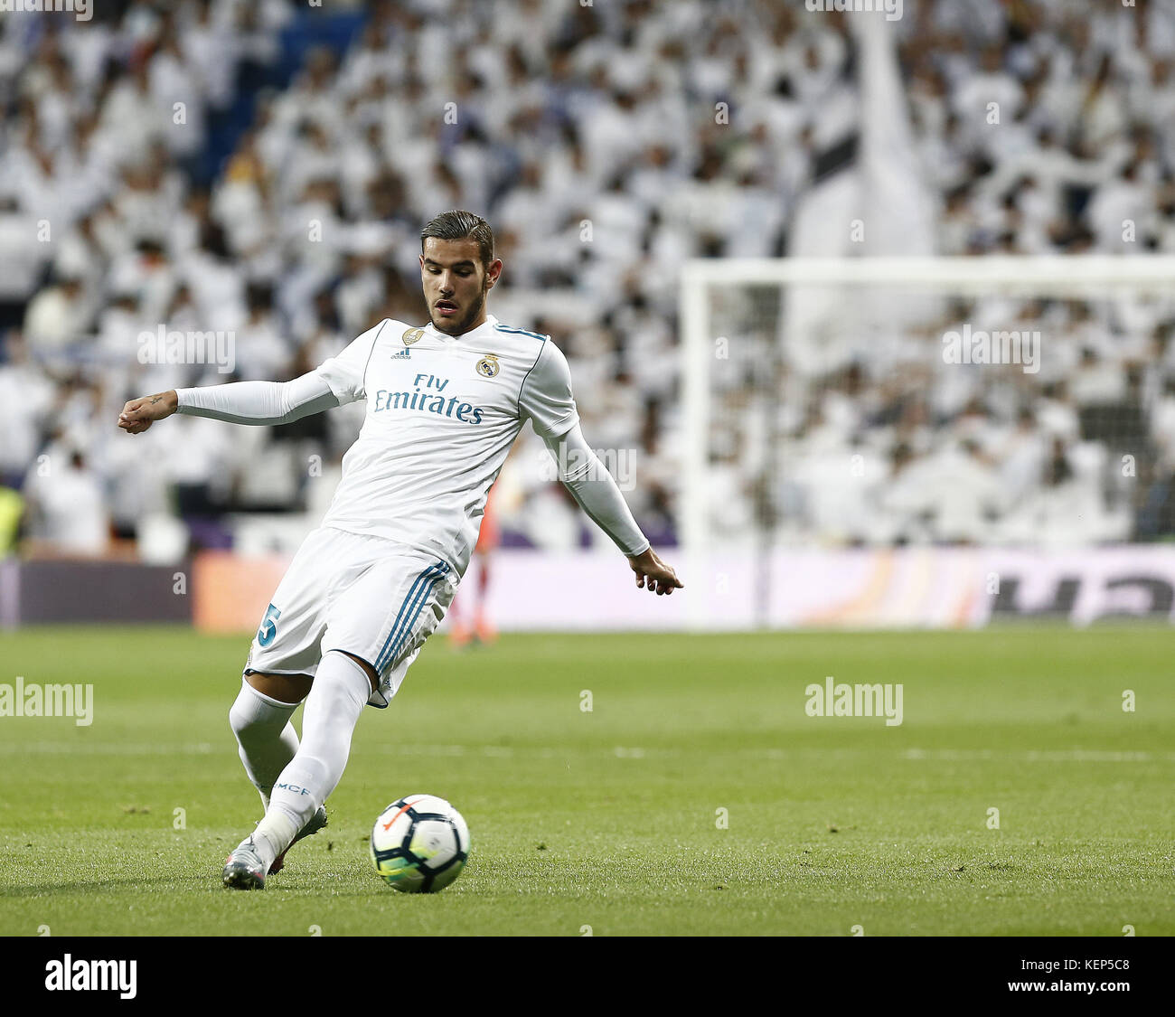 Madrid, Madrid, Espagne. 22 octobre, 2017. Le joueur du Real Madrid RaphaÃ"l Varane vu en action.de football espagnol le Real Madrid a gagné 3-0 contre Eibar. Credit : Manu Haiti/SOPA/ZUMA/Alamy Fil Live News Banque D'Images