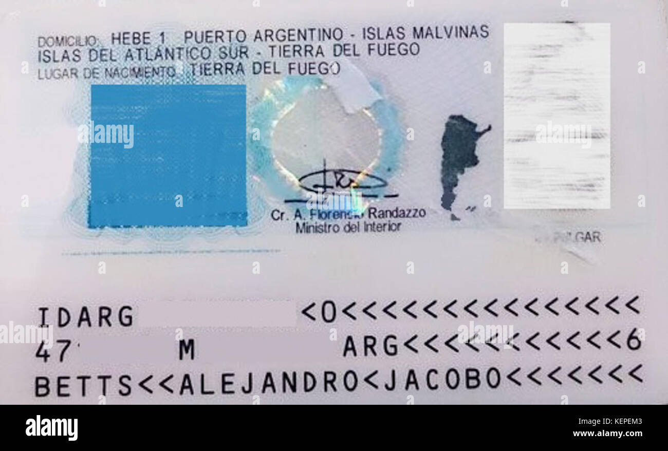 Cette image représente la carte d'identité Argentine d'Alejandro Betts, un document officiel utilisé pour l'identification en Argentine. La carte comprend probablement des détails personnels, une photographie et d'autres caractéristiques que l'on retrouve couramment dans les documents d'identité. Banque D'Images