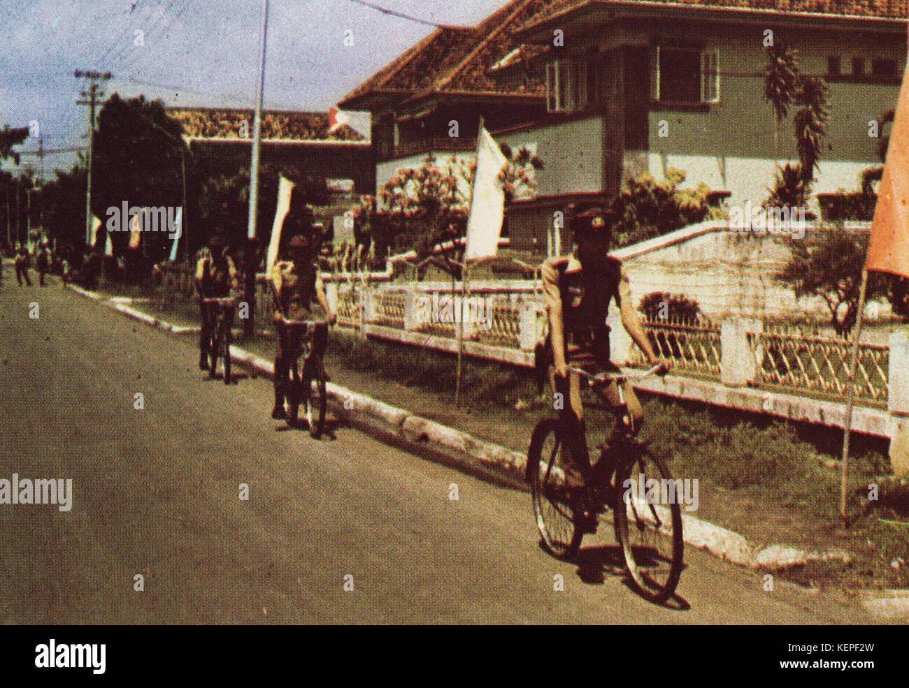 La police indonésienne sur Sekilas Kepolisian location, Lintas Republik Indonesia, p34 Banque D'Images