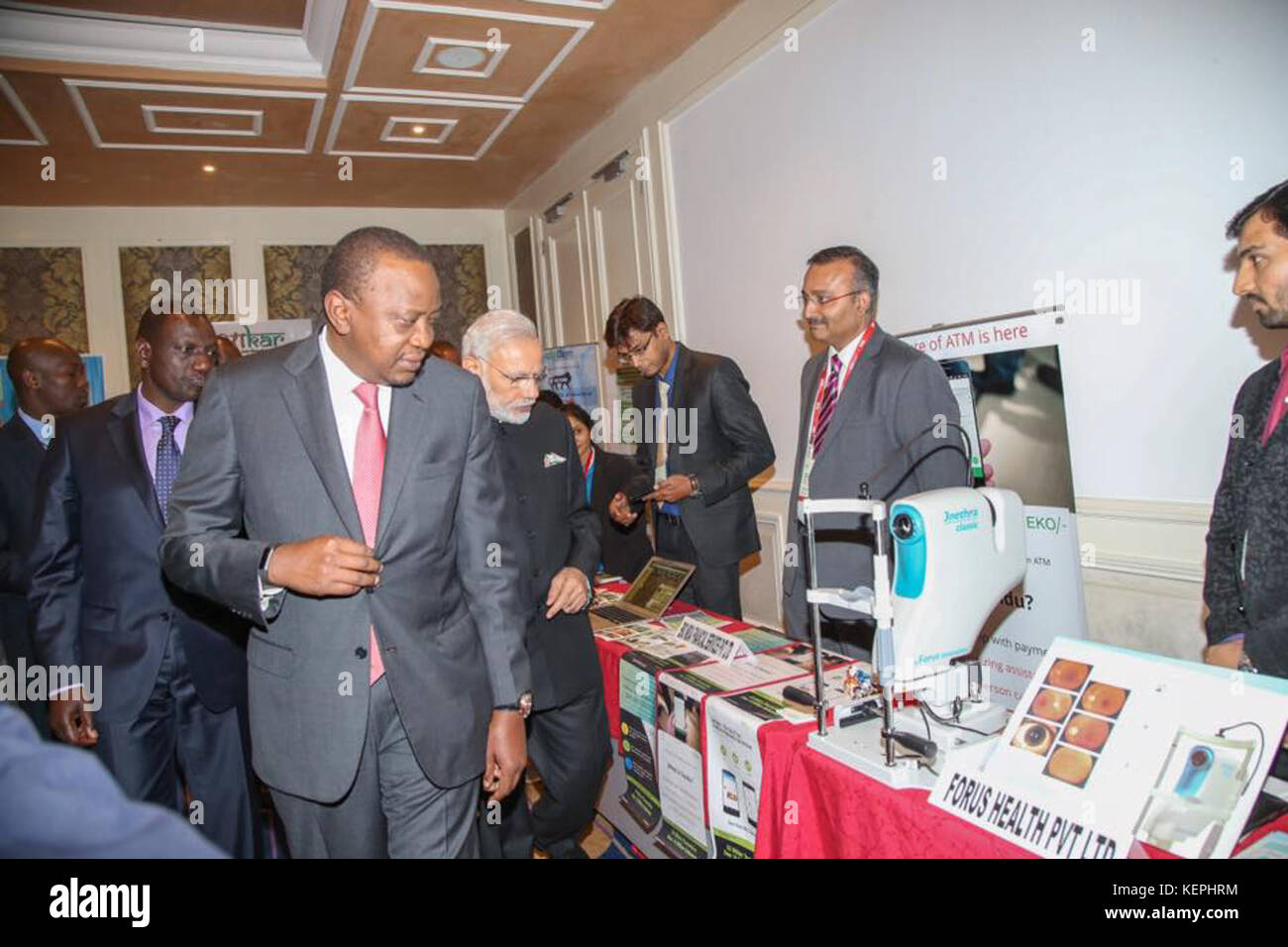 Le président Kenyatta et le Premier Ministre indien Narendra Modi Banque D'Images