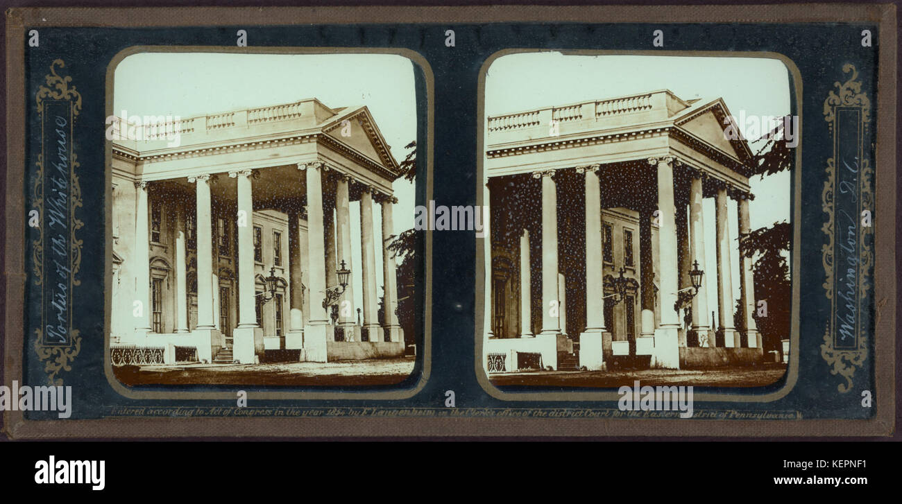 Cette image montre le portique de la Maison Blanche à Washington, DC, capturé par le photographe Frederick Langenheim. La photographie reflète le style architectural du XIXe siècle et le design emblématique de la résidence présidentielle américaine. Banque D'Images Cette image montre le portique de la Maison Blanche à Washington, DC, capturé par le photographe Frederick Langenheim. La photographie reflète le style architectural du XIXe siècle et le design emblématique de la résidence présidentielle américaine. Banque D'Images