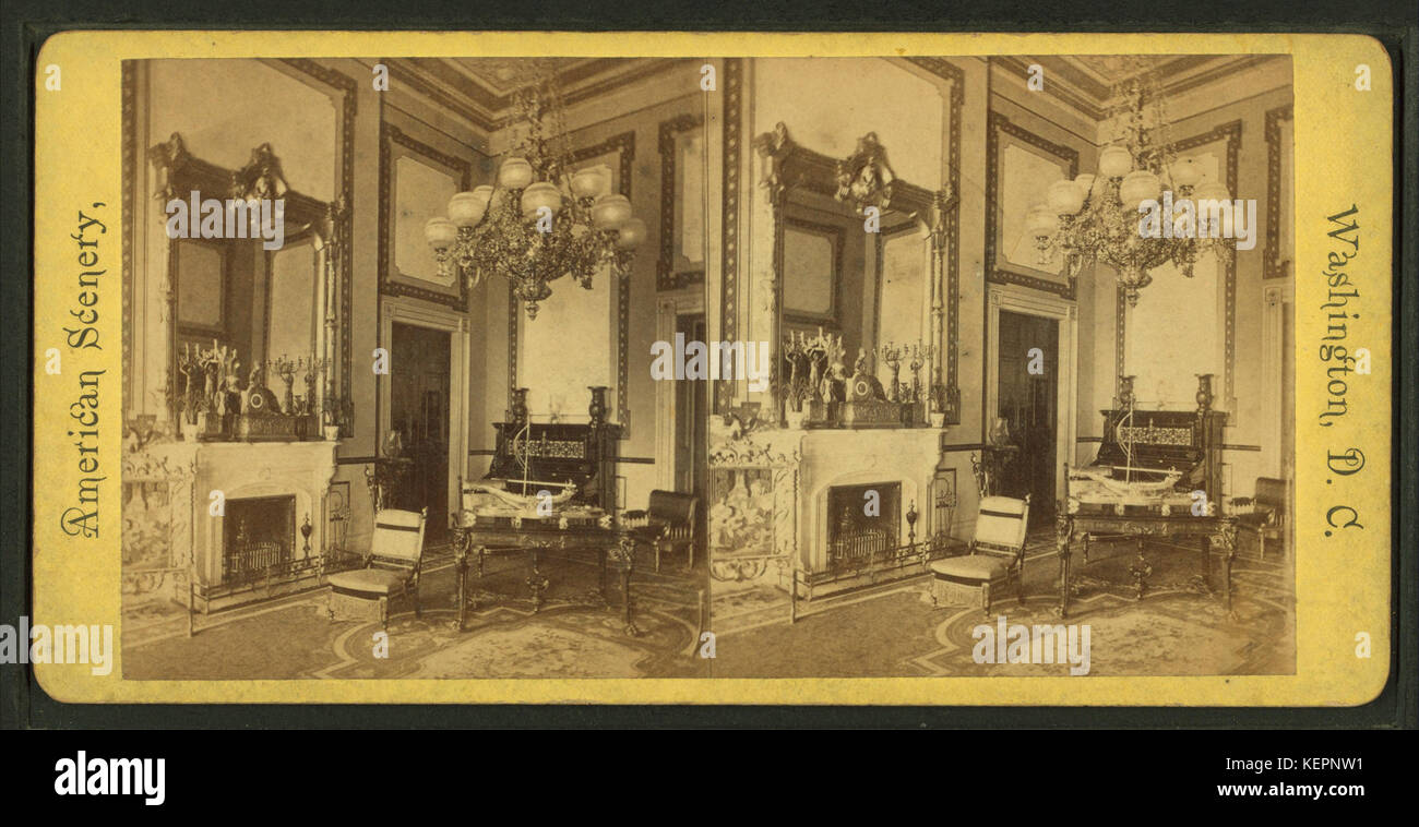 La salle rouge de la Maison Blanche, capturée dans une image stéréoscopique de la collection Robert N. Dennis, présente l’une des salles emblématiques de la résidence présidentielle historique. Banque D'Images La salle rouge de la Maison Blanche, capturée dans une image stéréoscopique de la collection Robert N. Dennis, présente l’une des salles emblématiques de la résidence présidentielle historique. Banque D'Images