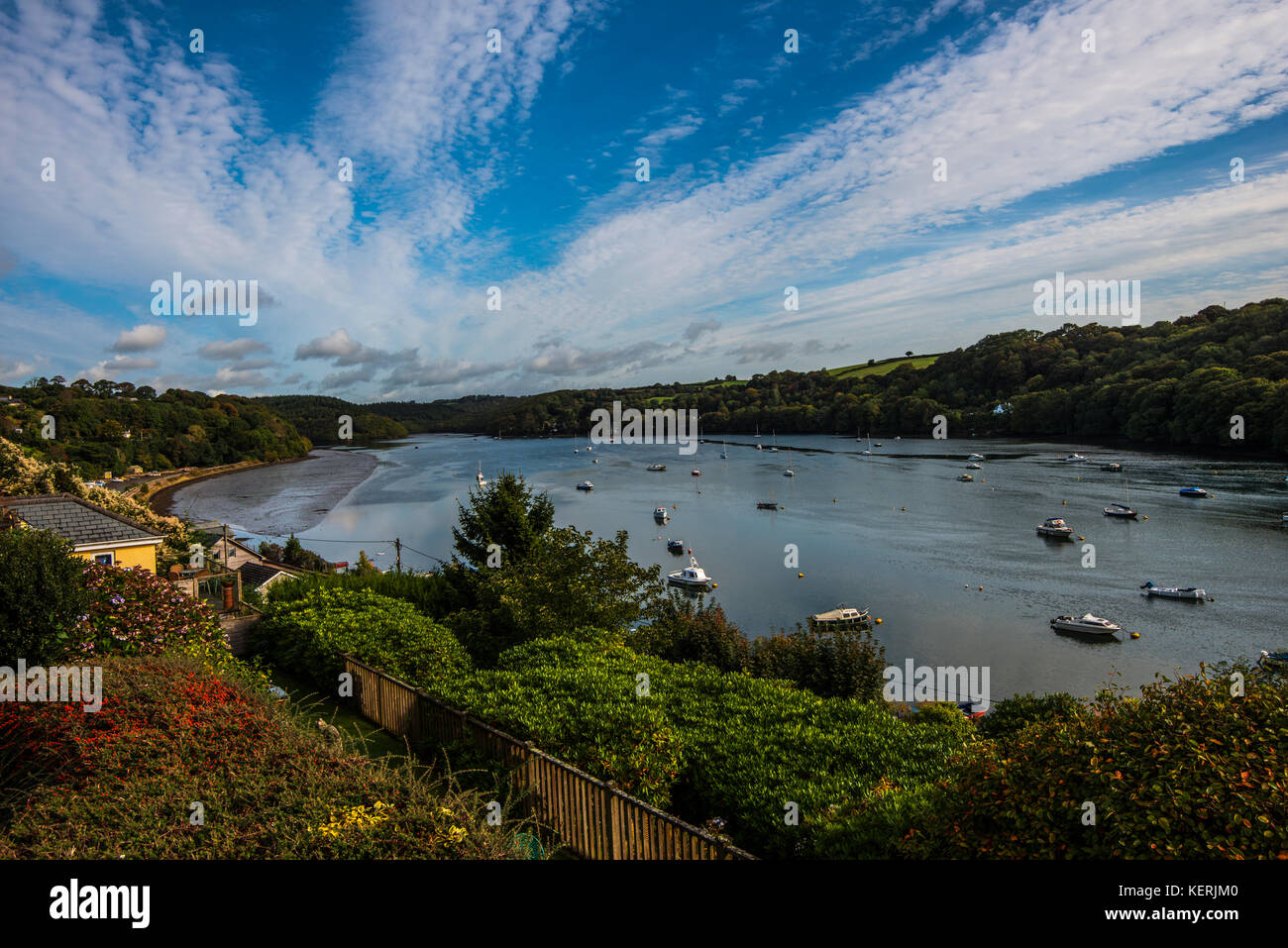 Estuaire de Fowey, Fowey en Cornouailles. Un magnifique havre de paix à visiter ou à séjourner. L'hôtel Cormorant est un point de vue idéal pour la vue. Banque D'Images