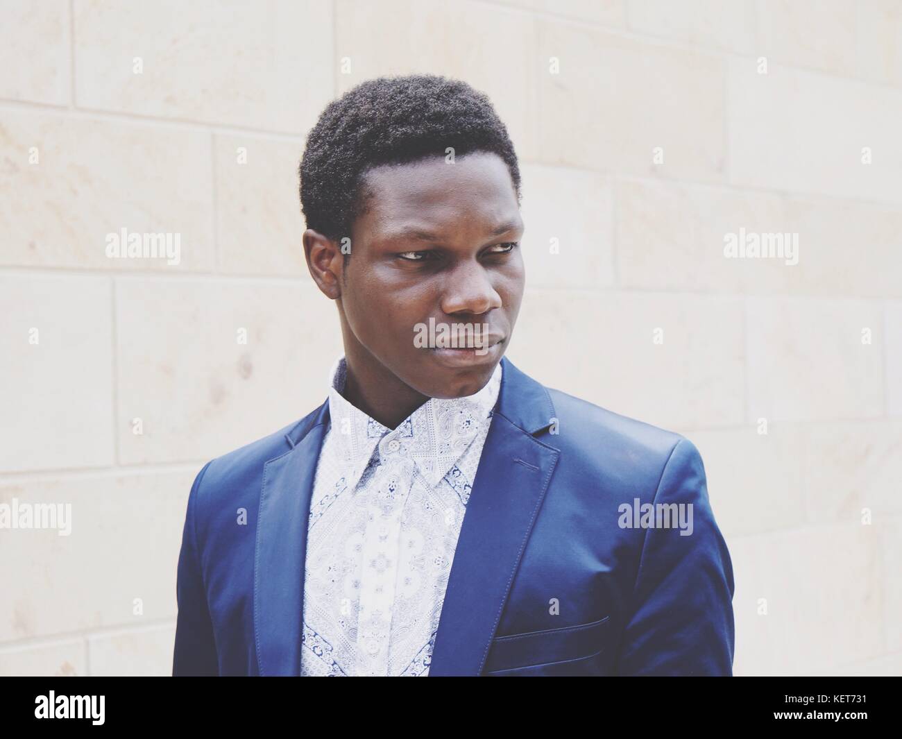 Jeune homme d'origine africaine Banque D'Images