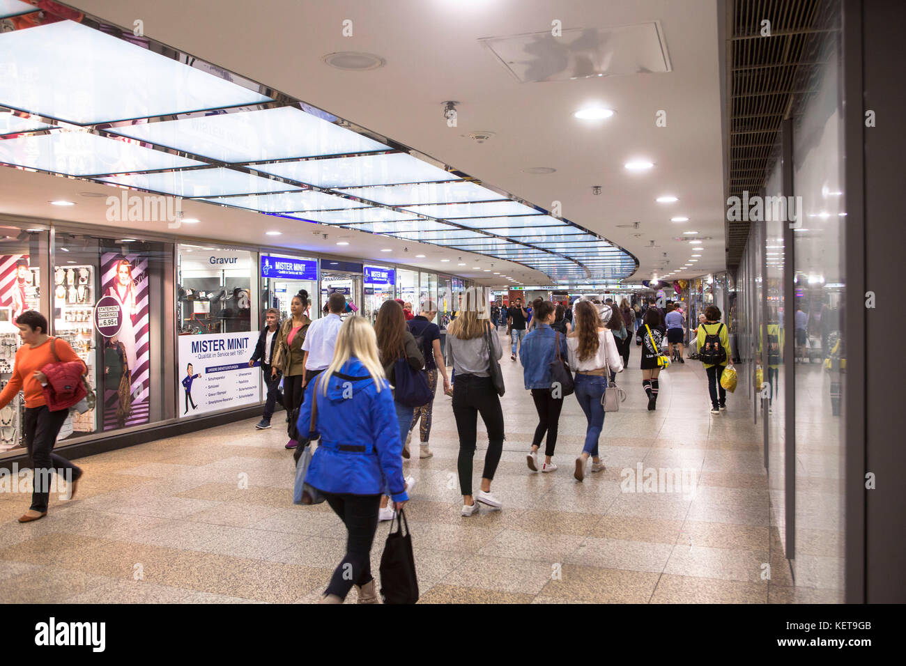 Europe, Allemagne, Rhénanie-du-Nord-Westphalie, Cologne, station de métro à la place Neumarkt. Europa, Deutschland, Nordrhein-Westfalen, Koeln, U-Bahn-Stat Banque D'Images