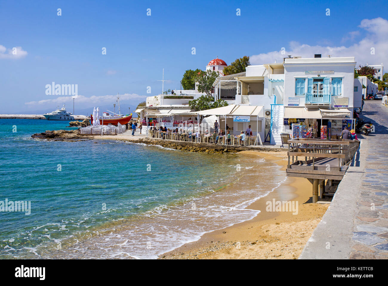 Restaurant taverne grecque, au bord de l'eau, ville de Mykonos, Mykonos, Grèce Banque D'Images