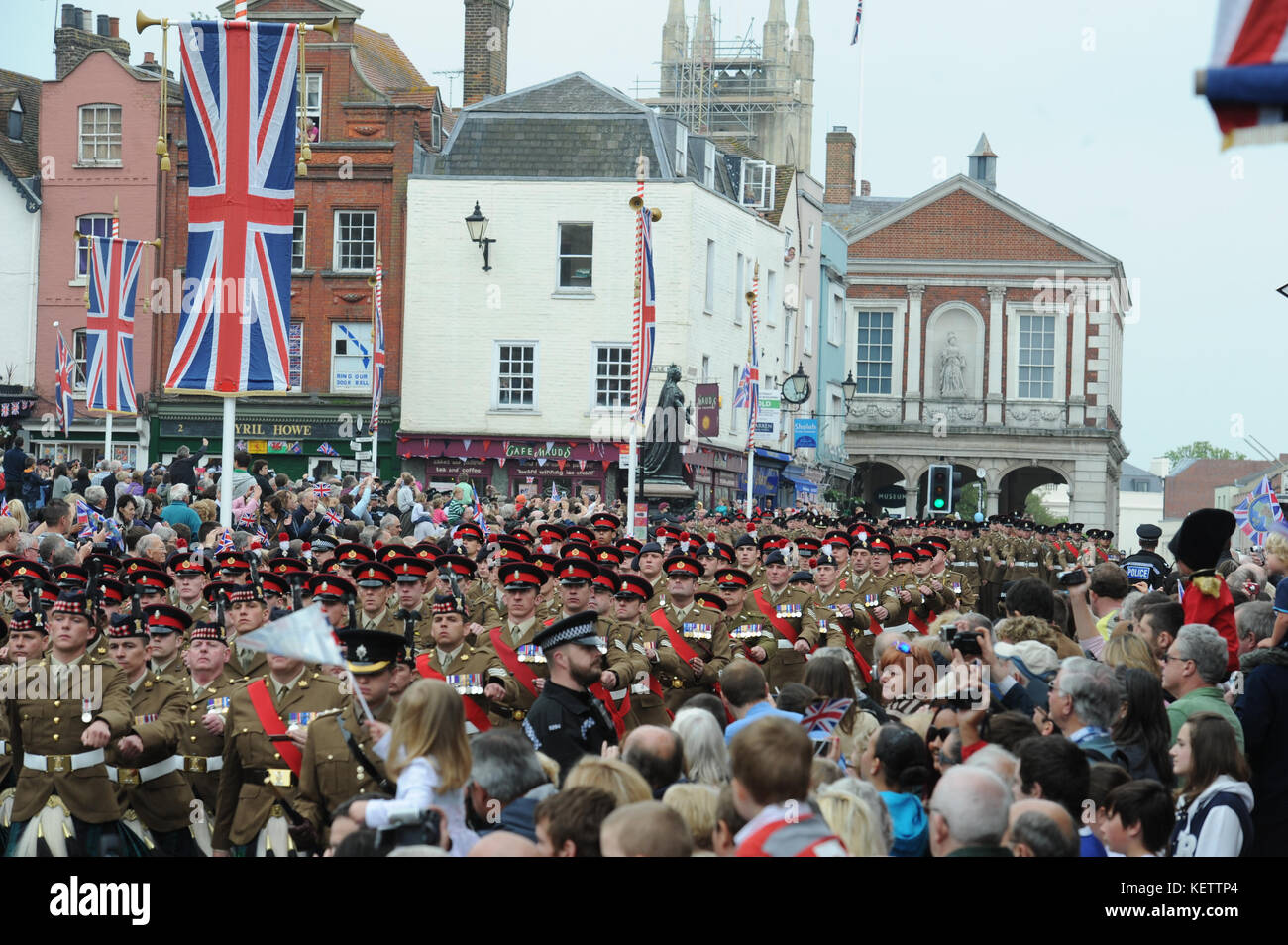 Windsor (ANGLETERRE) - 19 MAI : la parade des forces armées assiste à la parade des forces armées et à Muster le 19 mai 2012 à Windsor (Angleterre). Plus de 2500 soldats ont pris part au Jubilee Muster de Diamond dans le parc de la maison. Personnes: Défilé Des Forces Armées Réf. De Transmission: Mncuk1 Hoo-Me.com / Mediapunch Banque D'Images