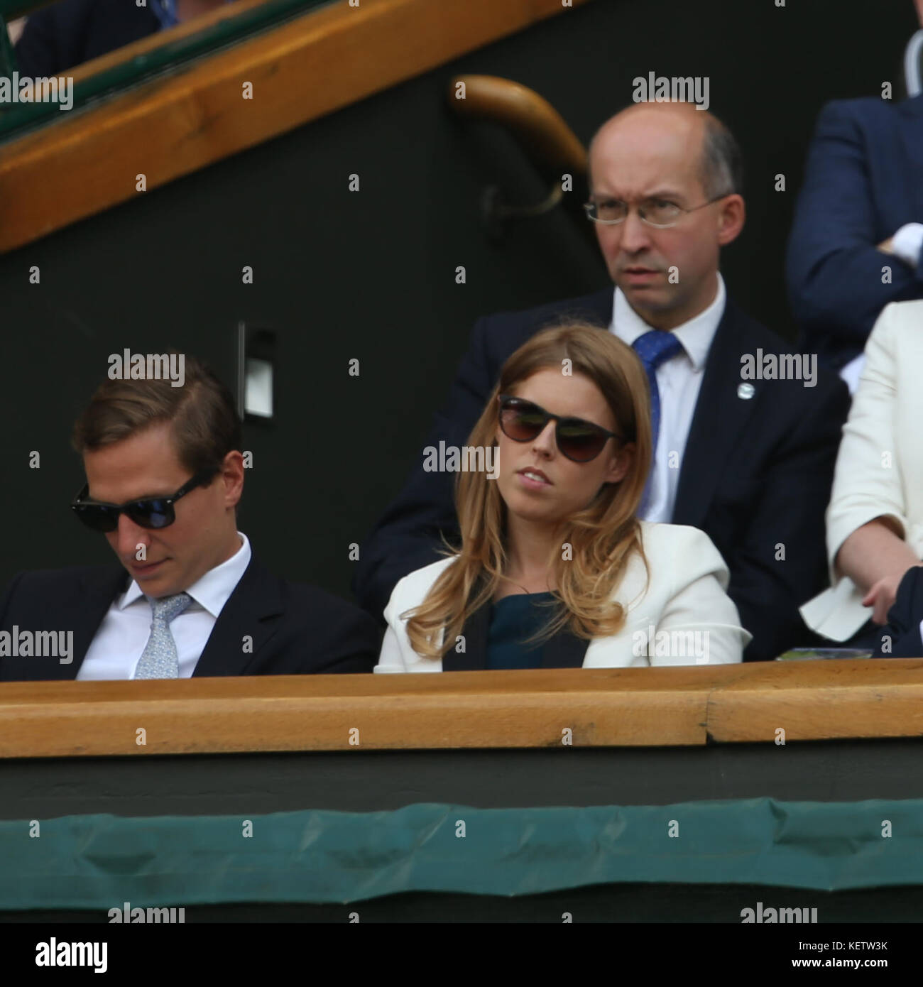 Londres, ANGLETERRE - 02 JUILLET : Catherine, duchesse de Cambridge et Prince William, duc de Cambridge, assistent au match Andy Murray contre Grigor Dimitrov sur le terrain central au cours de la neuvième journée des championnats de Wimbledon à Wimbledon le 2 juillet 2014 à Londres, Angleterre. People: Princess Beatrice De York, Dave Clark Transmission Ref: Mnc Hoo-Me.com / Mediapunch Banque D'Images