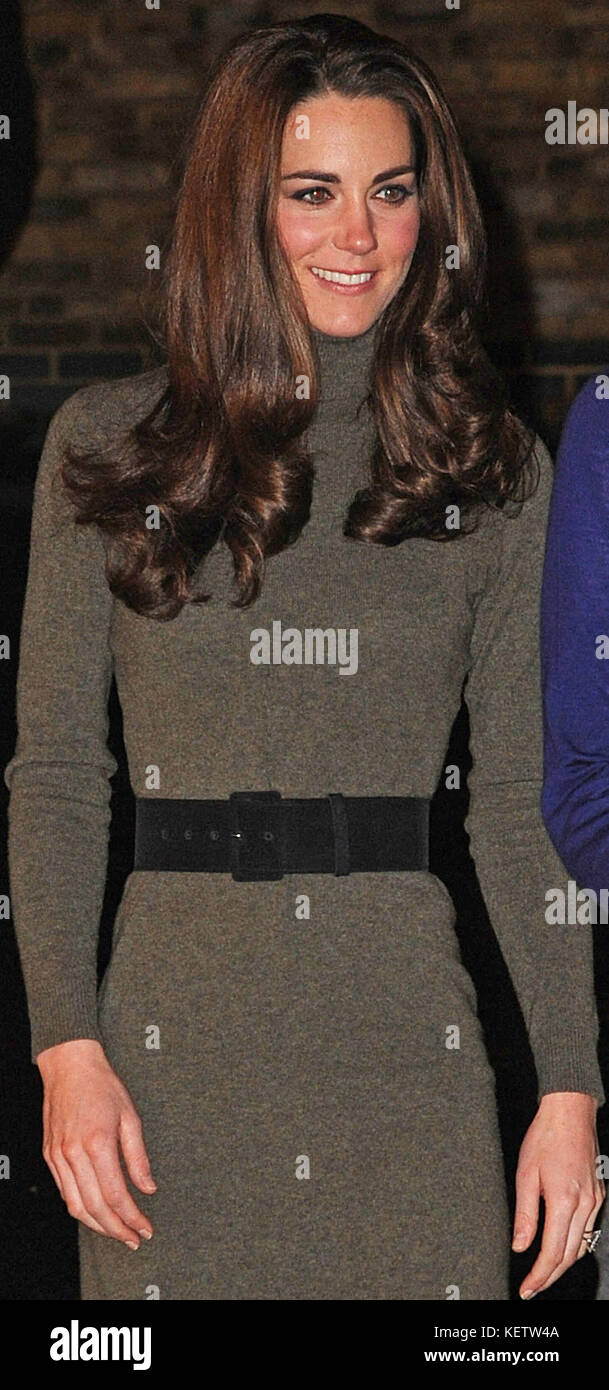 SMG Kate Middleton FLXX Beach Adds 120212 42.JPG ARCHIVE PHOTOS BREAKING NEWS - Kate et William: La duchesse enceinte, le palais dit Que La duchesse de Cambridge attend un bébé, le palais de St James a annoncé. On dit que les membres de la famille royale et de la famille des duchesse, les Middletons, sont ravis. Crédit: Hoo-Me.com / MediaPunch Personnes: Kate Middleton transmission Ref: FLXX Hoo-Me.com / MediaPunch Banque D'Images