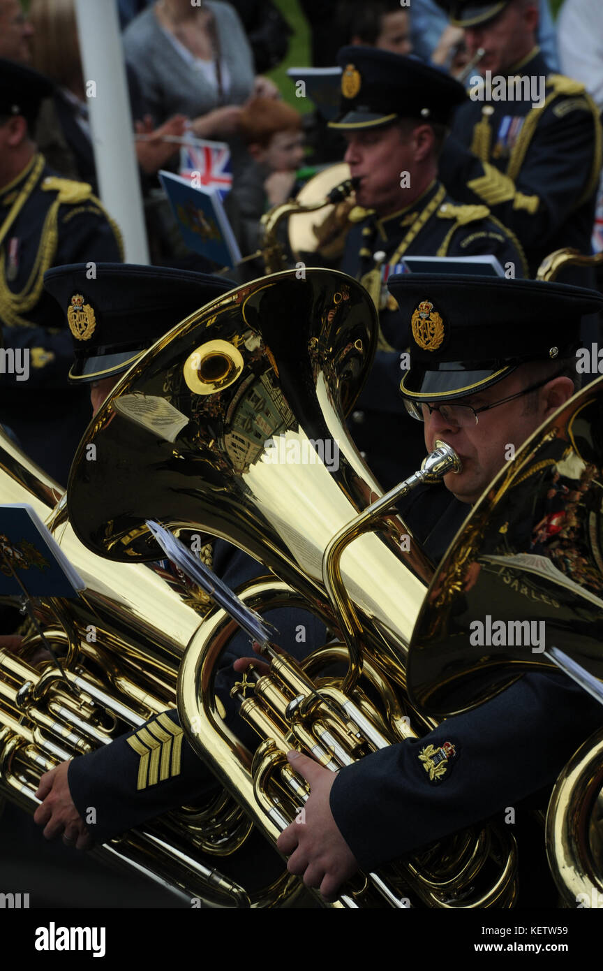 Windsor (ANGLETERRE) - 19 MAI : la parade des forces armées assiste à la parade des forces armées et à Muster le 19 mai 2012 à Windsor (Angleterre). Plus de 2500 soldats ont pris part au Jubilee Muster de Diamond dans le parc de la maison. Personnes: Défilé Des Forces Armées Réf. De Transmission: Mncuk1 Hoo-Me.com / Mediapunch Banque D'Images