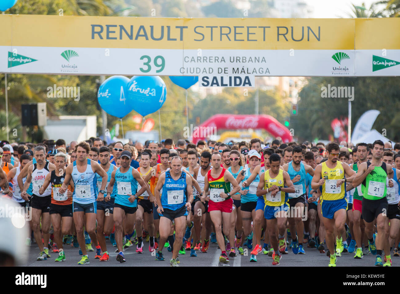 Malaga, Espagne. 22 octobre 2017. Ligne de départ dans '39 Carrera urbana ciudad de Malaga' à Malaga, Espagne le 22 octobre 2017 crédit : Aitormmfoto/Alamy Live News Banque D'Images