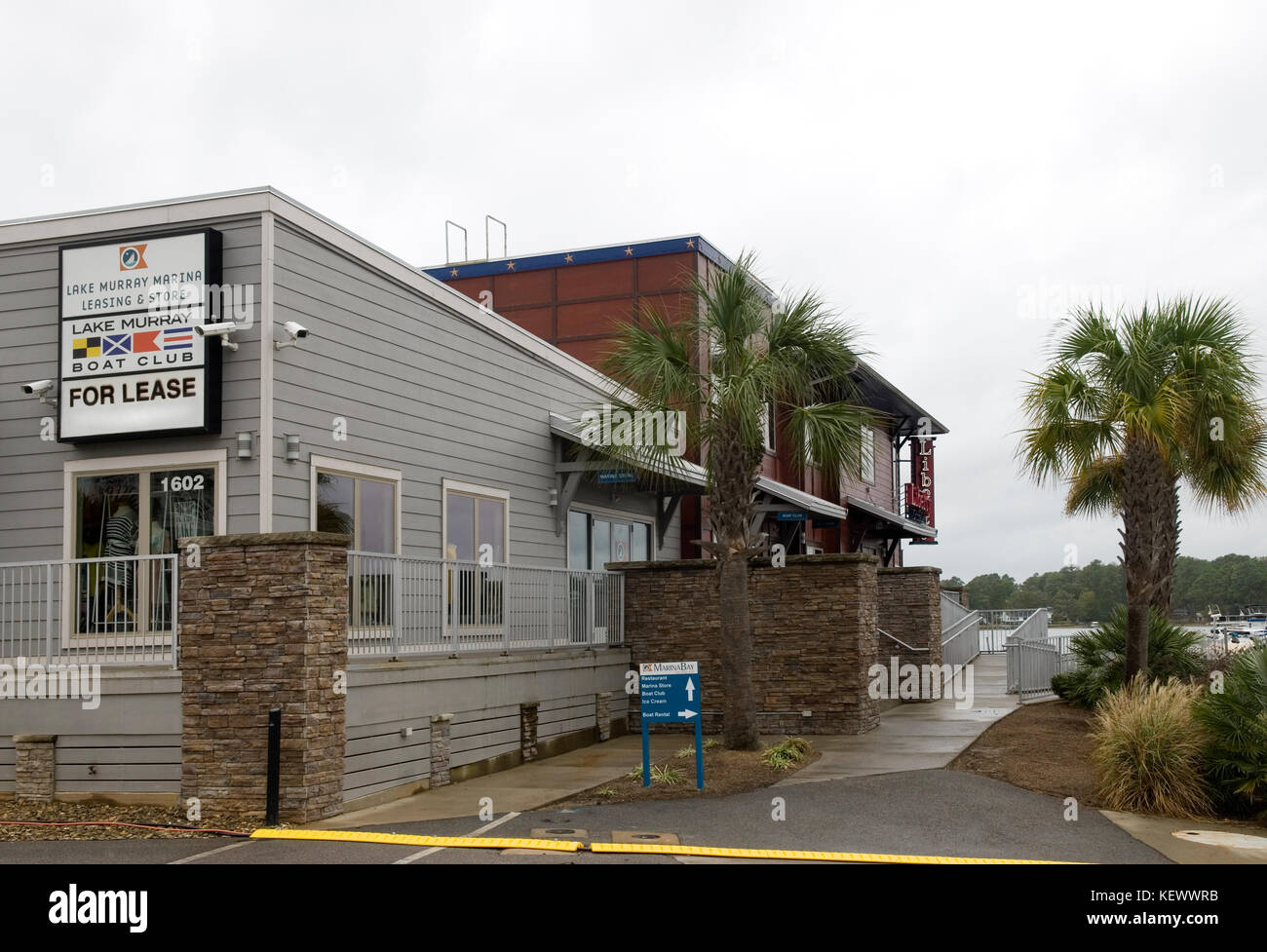 Lake Murray Boat Club and Marina, Irmo, Caroline du Sud, États-Unis.Le lac Murray est près de Columbia, Caroline du Sud et est une attraction préférée des visiteurs. Banque D'Images