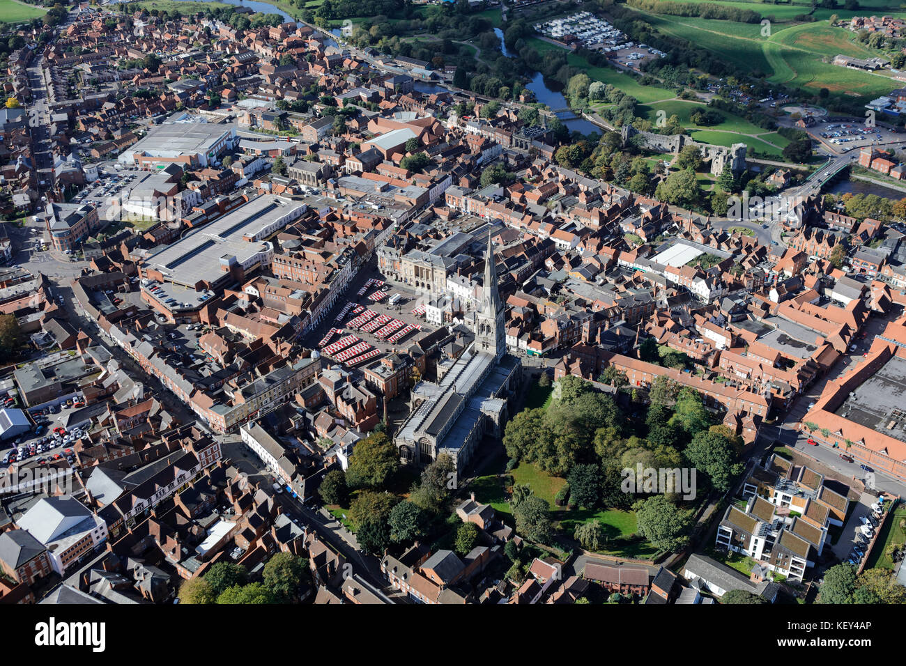 Une vue aérienne du centre-ville de Newark-on-Trent Banque D'Images