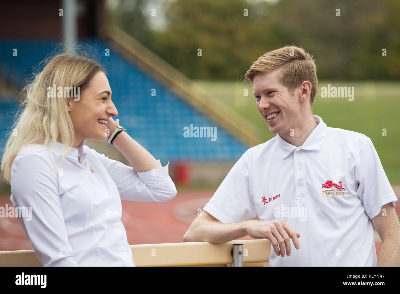 Niamh Emerson et Tom Bosworth lors de l'annonce de l'équipe d'Angleterre d'athlétisme pour les Jeux du Commonwealth, à Alexander Stadium, Birmingham. APPUYEZ SUR ASSOCIATION photo. Date de la photo : mardi 24 octobre 2017. Voir PA Story ATHLETICS England. Le crédit photo devrait se lire : Aaron Chown/PA Wire Banque D'Images