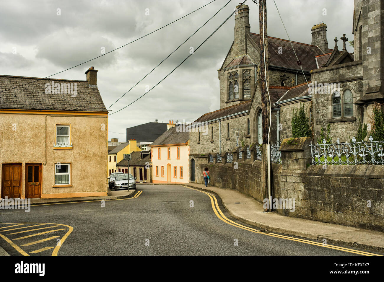 Ville de Kilkenny en Irlande, la cathédrale St Mary, rue et maisons Banque D'Images