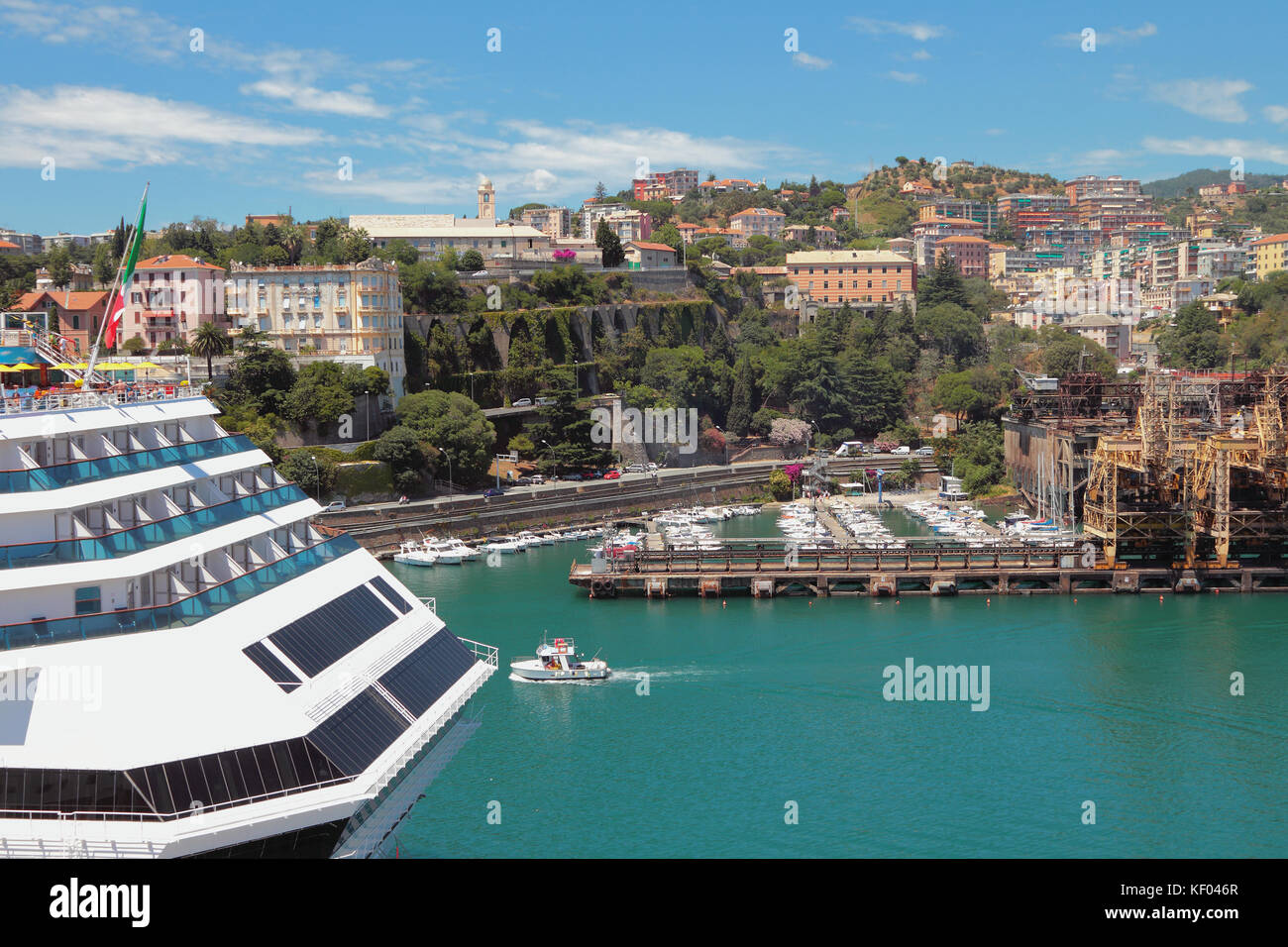 Port maritime et de la ville de Savone, Italie Photo Stock - Alamy