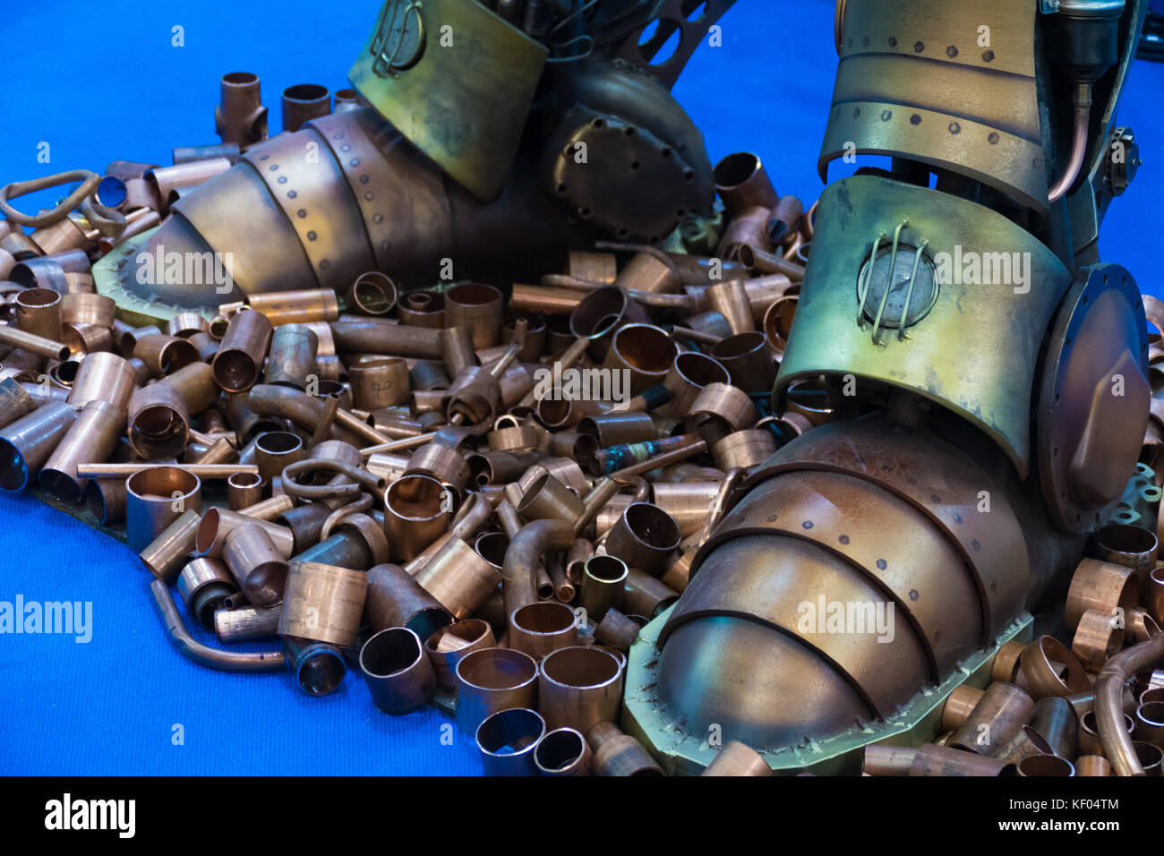 Pieds en métal du robot Banque D'Images Pieds en métal du robot Banque D'Images