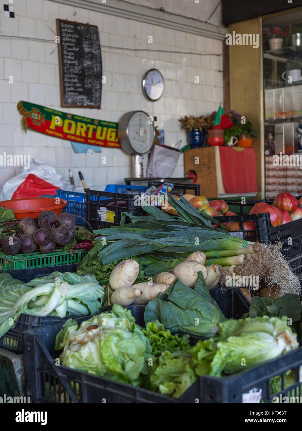 Marché bolhão au porto : décrochage avec légumes frais, Portugal Banque D'Images