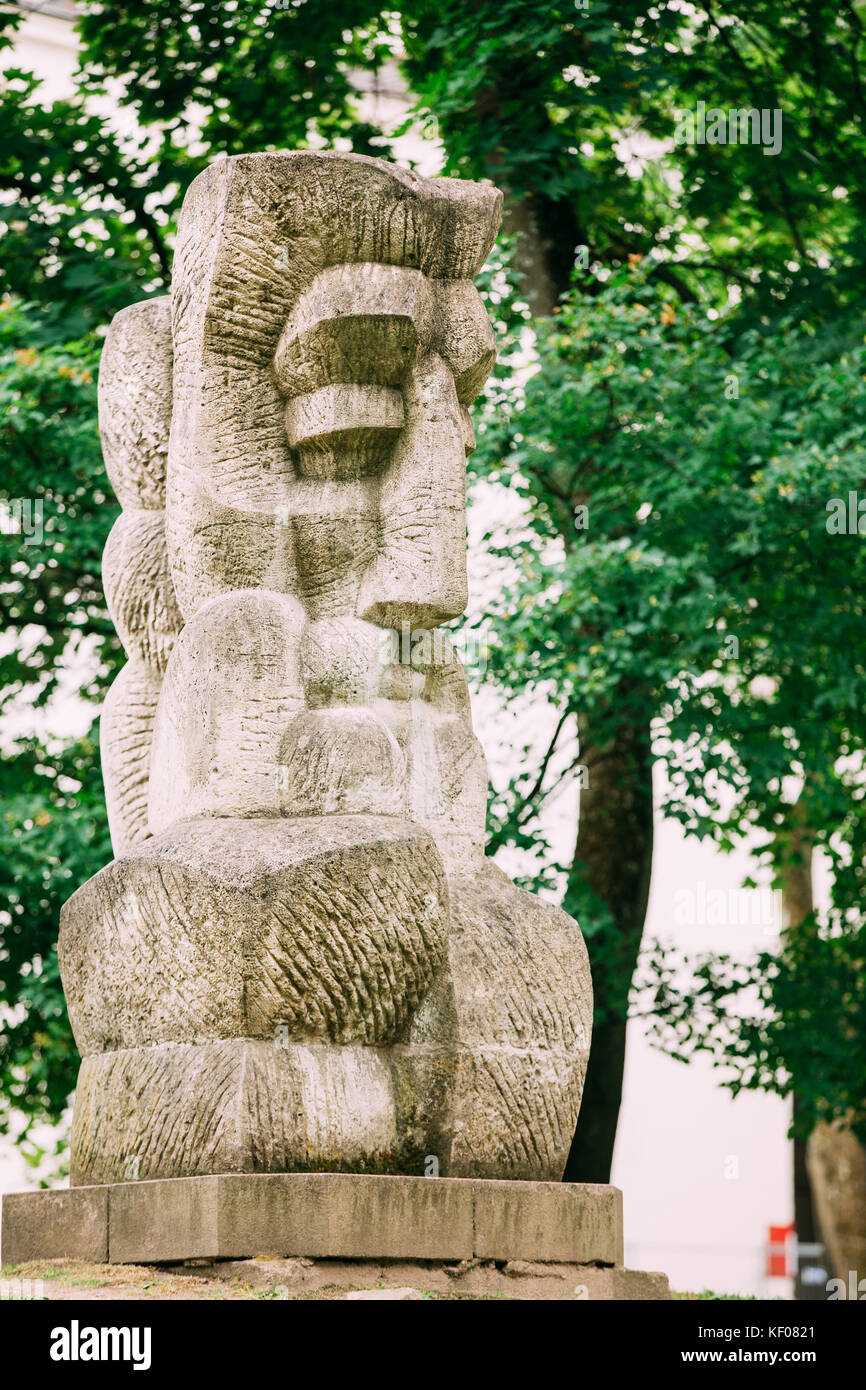 Vilnius, Lituanie. Symboles des divinités de paganisme Stone Cult image, idoles près du Musée national de Lituanie. Symboles de l'histoire. Banque D'Images