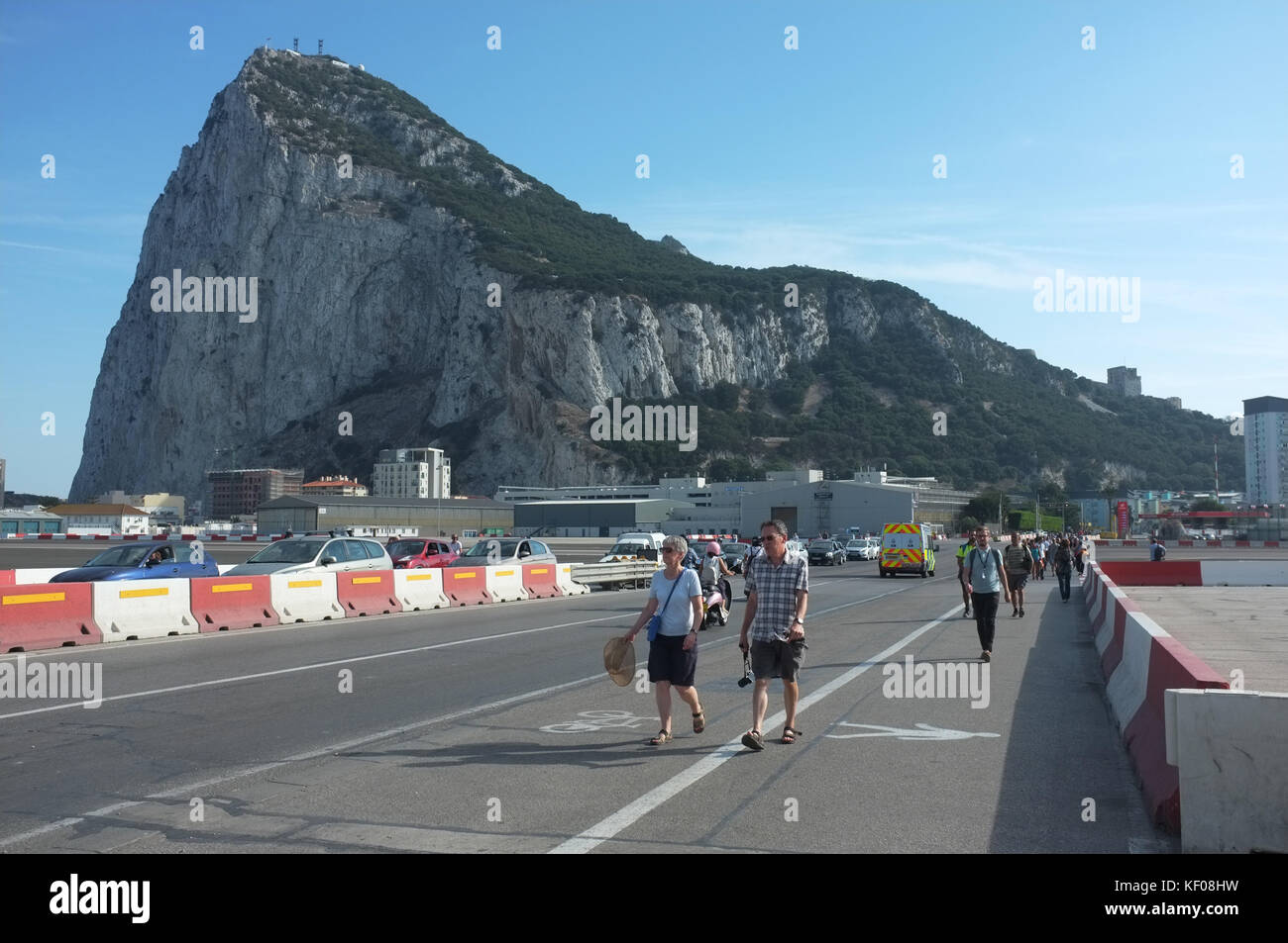 Winston Churchill Avenue, qui traverse la piste de l'aéroport, Gibraltar, septembre 2017 Banque D'Images