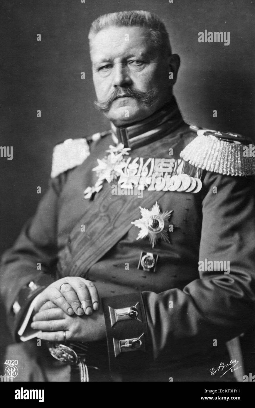 Le général Paul von Hindenburg (2 octobre 1847 - 2 août 1934). Le maréchal allemand, homme d'État et homme politique. Chef d'état-major général pendant la Première Guerre mondiale a été le 2e président de l'Allemagne de 1925 à 1934. Après sa mort, jusqu'à Hitler, alors chancelier, s'est fait chef de l'Etat. Photo C. Bieber, Berlin Banque D'Images