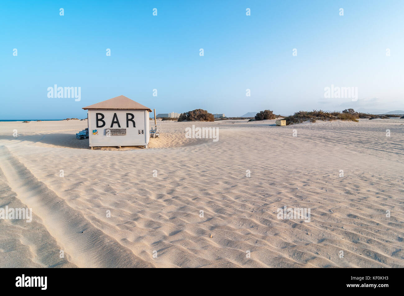 Beach Bar Chiringuito (fermé) dans la plage, Parque Natural de las Dunas de Corralejo, Fuerteventura, Îles Canaries, Espagne Banque D'Images