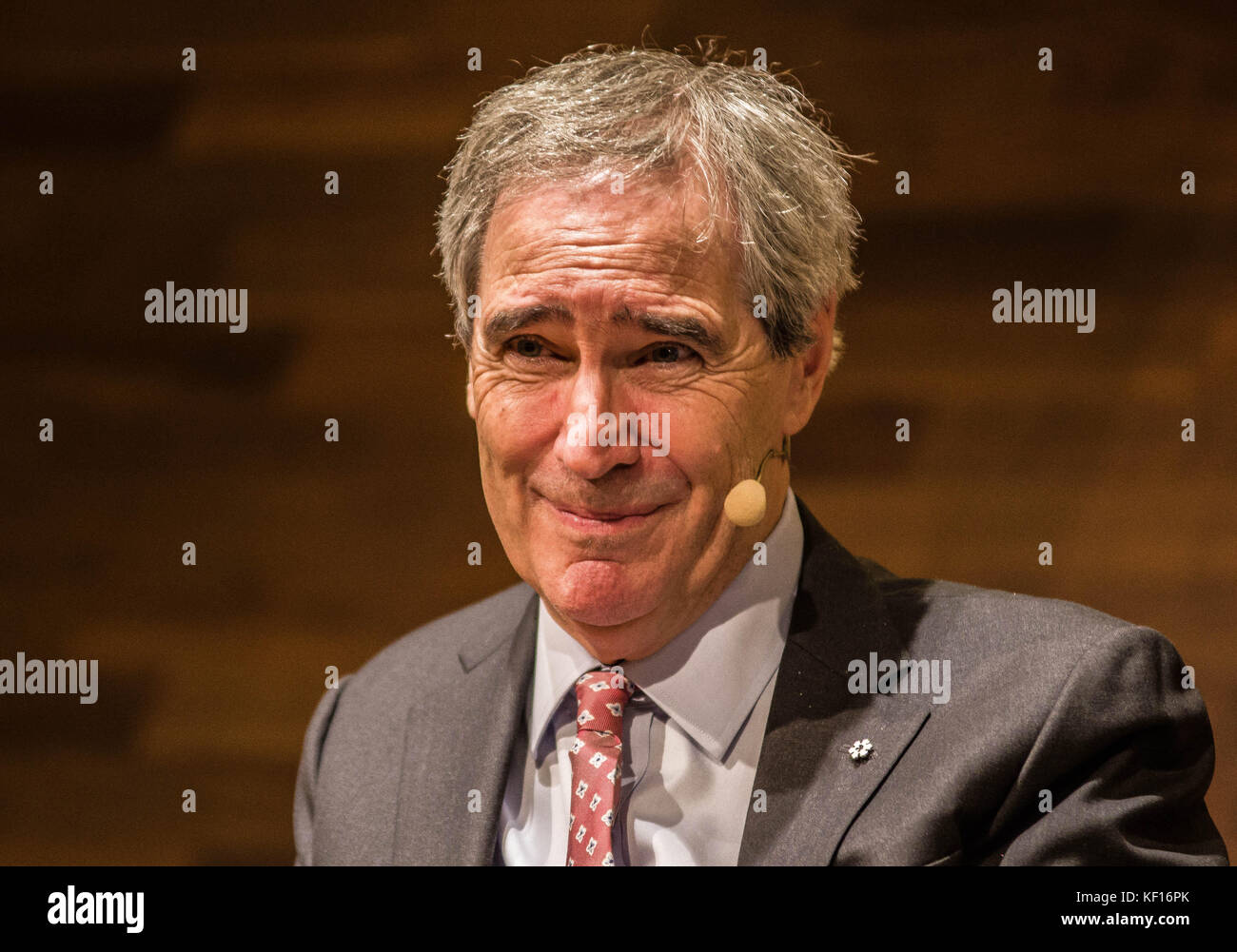 Vienne, Vienne, Autriche. 24 octobre 2017. Le Dr Michael Ignatieff, président et recteur de l'Emattled Central European University de Budapest, Hongrie, participe à une conférence à l'Université d'économie et de commerce de Vienne (WirtschaftsuniversitÃ¤t Wien). "Universités : clé d'une société ouverte, cible d'hostilité politique?" était le titre de la conférence qui discutait des attaques contre l'Université d'Europe centrale par le gouvernement hongrois Fidesz dans un effort présumé pour freiner l'influence du philanthrope milliardaire George Soros dans le pays. Le Central EUR Banque D'Images