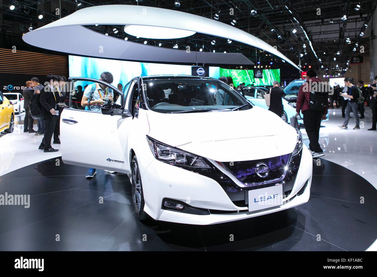 Nissan présente son nouveau modèle « Leaf » au 45e salon de l'automobile de Tokyo. Crédit : Yuichiro Tashiro /Alamy Live News Banque D'Images