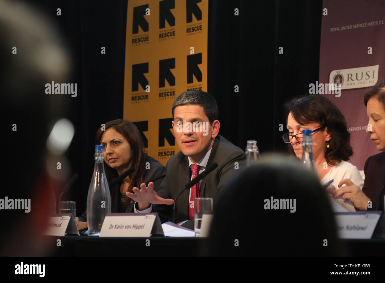 Londres, Royaume-Uni. 25 octobre, 2017. David Miliband, chef de l'exécutif de l'International Rescue Committee (IRC) et ancien Ministre des affaires étrangères du Royaume-Uni, parlant au think-tank RUSI à Londres sur le conflit syrien, le 25 octobre 2017. Credit : Dominic Dudley/Alamy Live News Banque D'Images