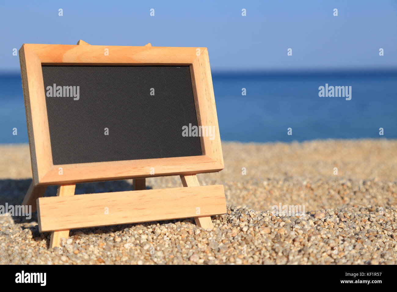 Tableau noir en blanc sur la plage Banque D'Images