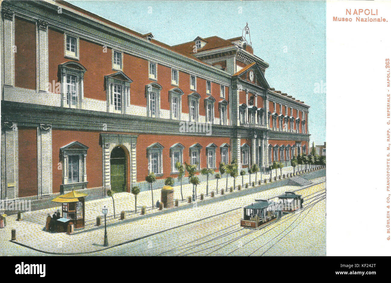 Le *Museo Nazionale di Napoli* (Musée archéologique national de Naples) est réputé pour sa collection d’antiquités gréco-romaines, dont des sculptures, des mosaïques et des fresques de Pompéi et d’Herculanum. Le musée présente le riche patrimoine archéologique italien. Banque D'Images