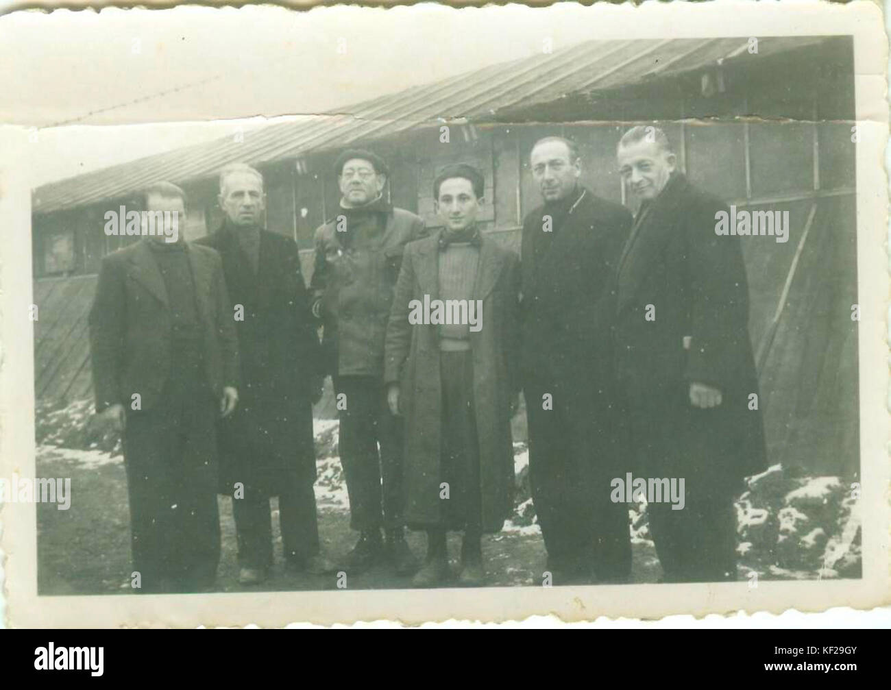Une photographie du camp d'internement de Gurs en janvier 1941. Le camp, situé en France, a été utilisé pour héberger des prisonniers politiques, des Juifs et d'autres groupes pendant la première Guerre mondiale Banque D'Images