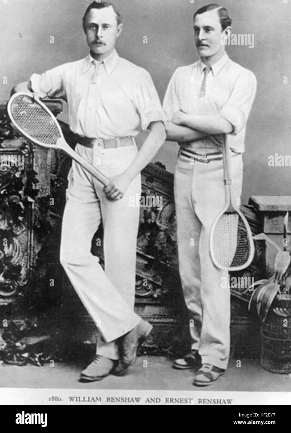 William et Ernest Renshaw sont des figures notables de l'histoire du tennis, connus pour leurs réalisations en double compétition à la fin du XIXe siècle. Banque D'Images