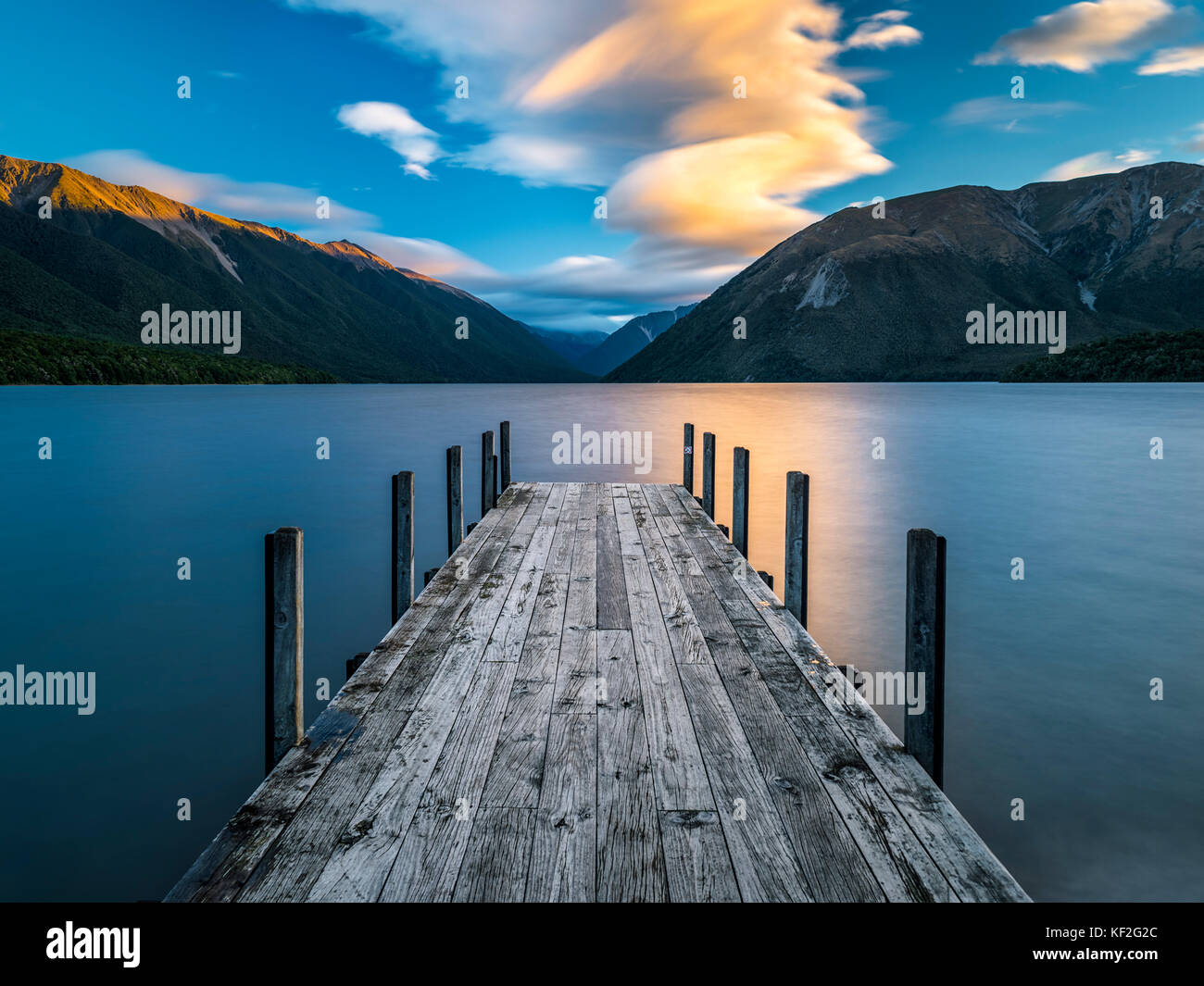 Nouvelle Zélande, île du sud, saint arnaud, coucher du soleil à lac Rotoiti Banque D'Images