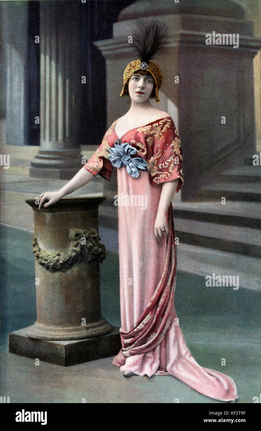 Germaine Bailac en costume au Théâtre National de l''Opéra, Paris, 1913. Photo par Felix. Banque D'Images