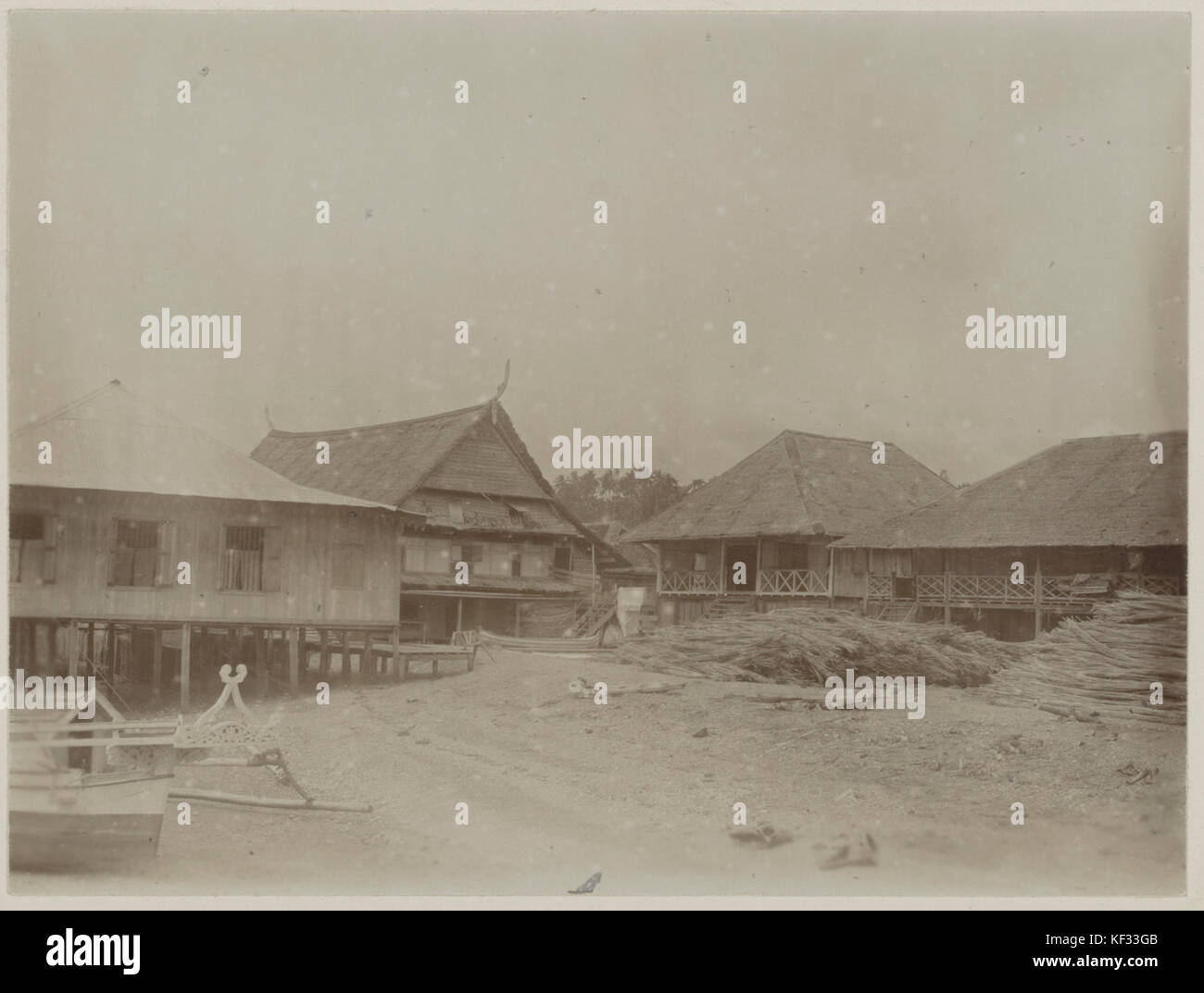 Le « Siboga Dongala » est un navire important dans l'histoire maritime néerlandaise, documenté dans la collection de l'Université d'Amsterdam, probablement lié à des explorations ou des études maritimes. Banque D'Images