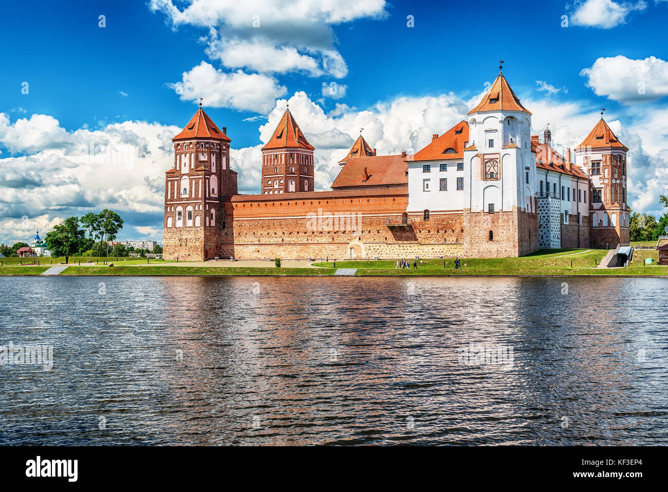Bélarus : le château de Mir dans l'été Banque D'Images