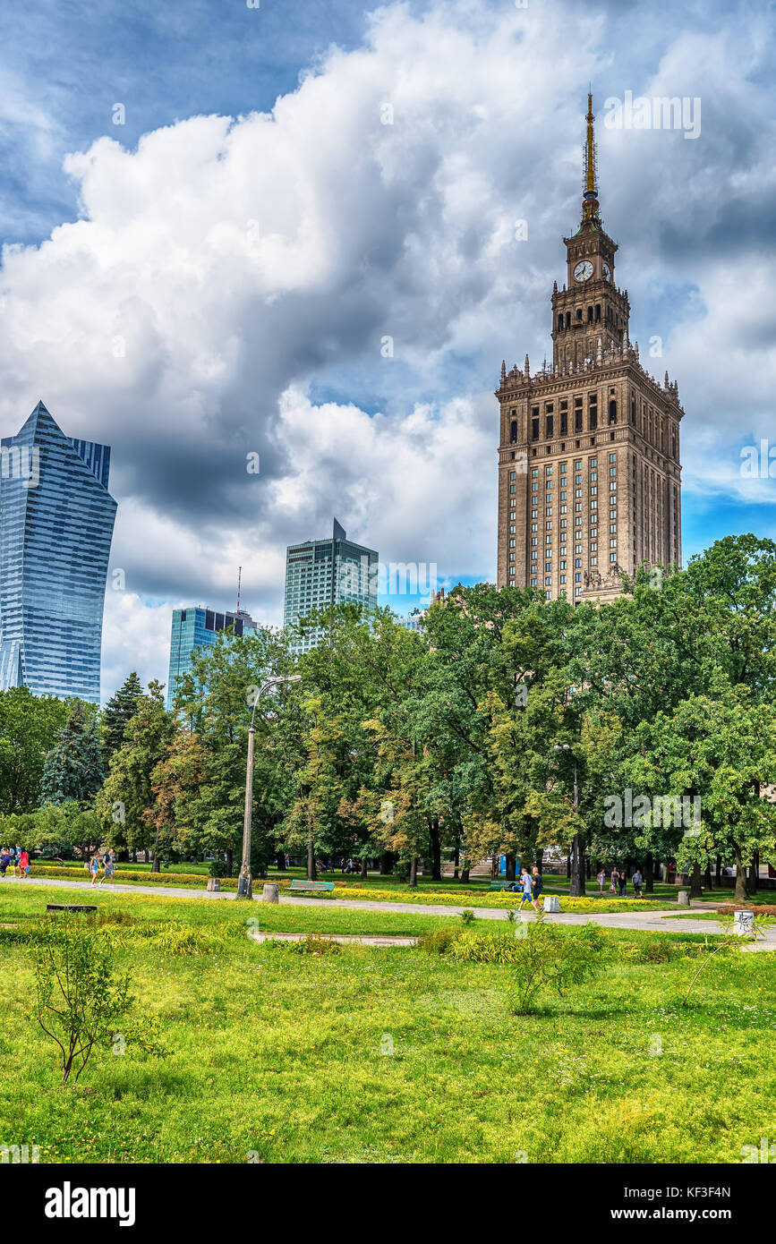 Varsovie, Pologne : le palais de la culture et de la science, le polonais palac kultury i nauki Banque D'Images