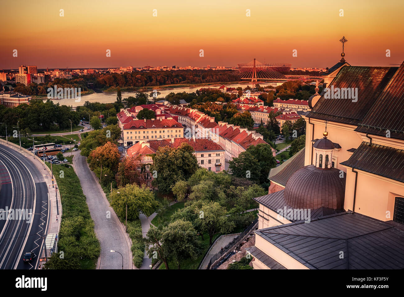 Varsovie, Pologne : partie centrale de la ville et de la rivière Vistule Banque D'Images