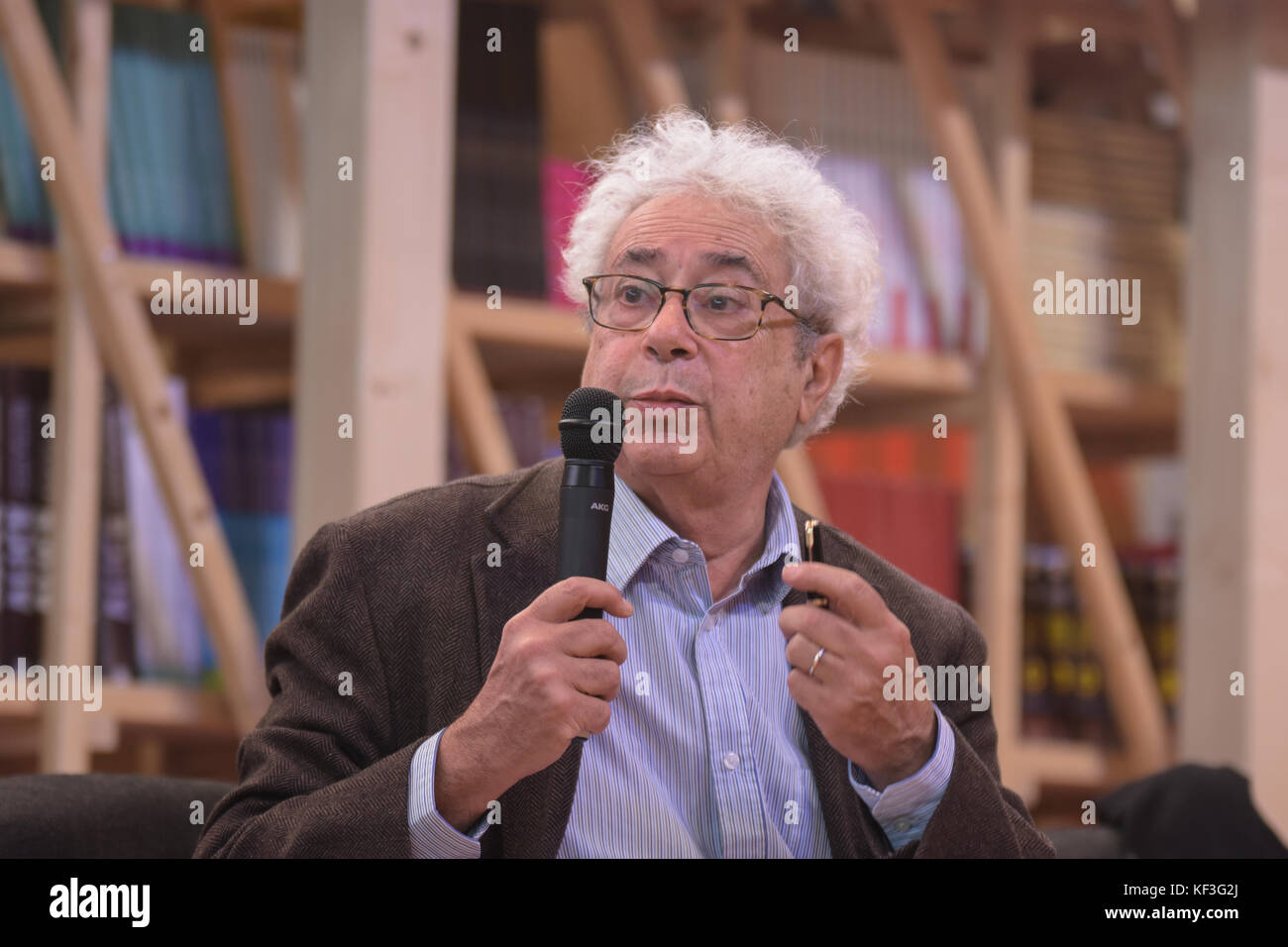 Francfort, Allemagne. 13 octobre 2017.Luc Boltanski (* 1940), sociologue français, au panel European Lab, invité d'honneur 2017, à Frankfurt Bookfair / Buc Banque D'Images