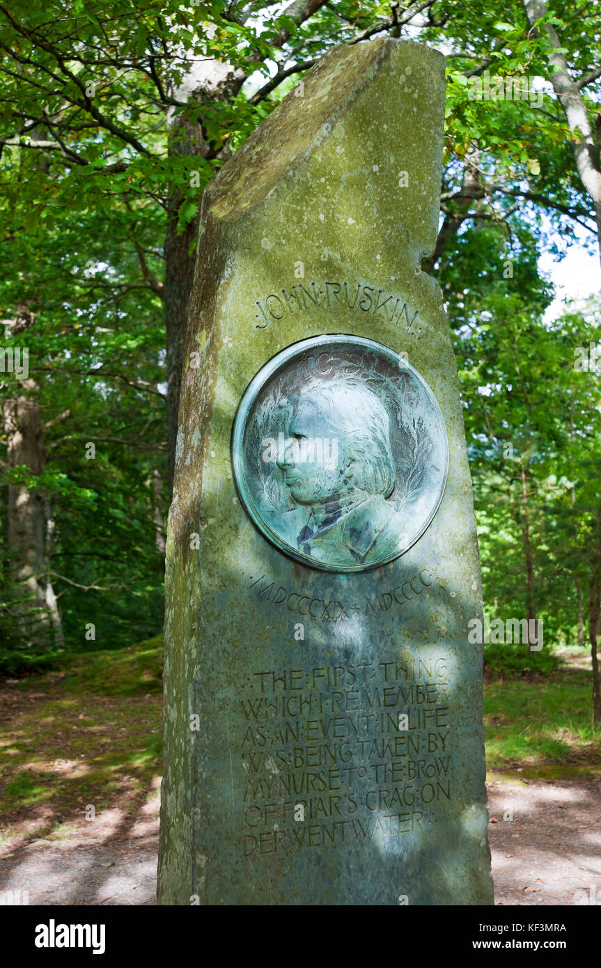 Monument commémoratif John Ruskin à Friars Crag Derwentwater Keswick Cumbria Angleterre Royaume-Uni GB Grande-Bretagne Banque D'Images