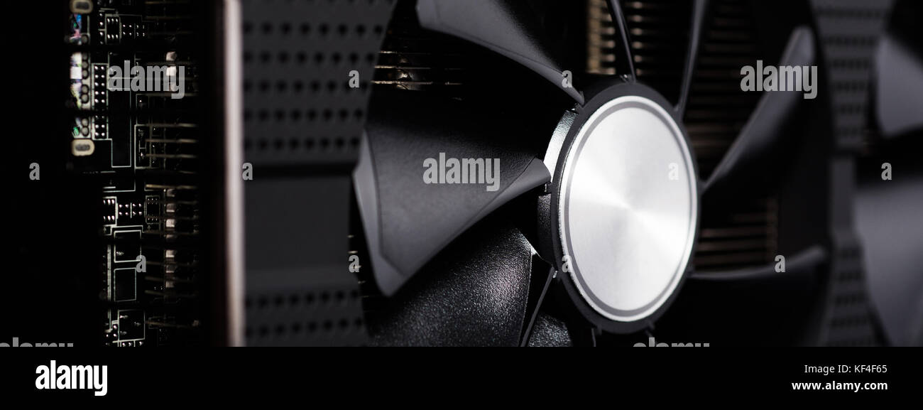 Cryptocurrency Mining Rig Farm en utilisant des cartes graphiques d'ordinateur Banque D'Images