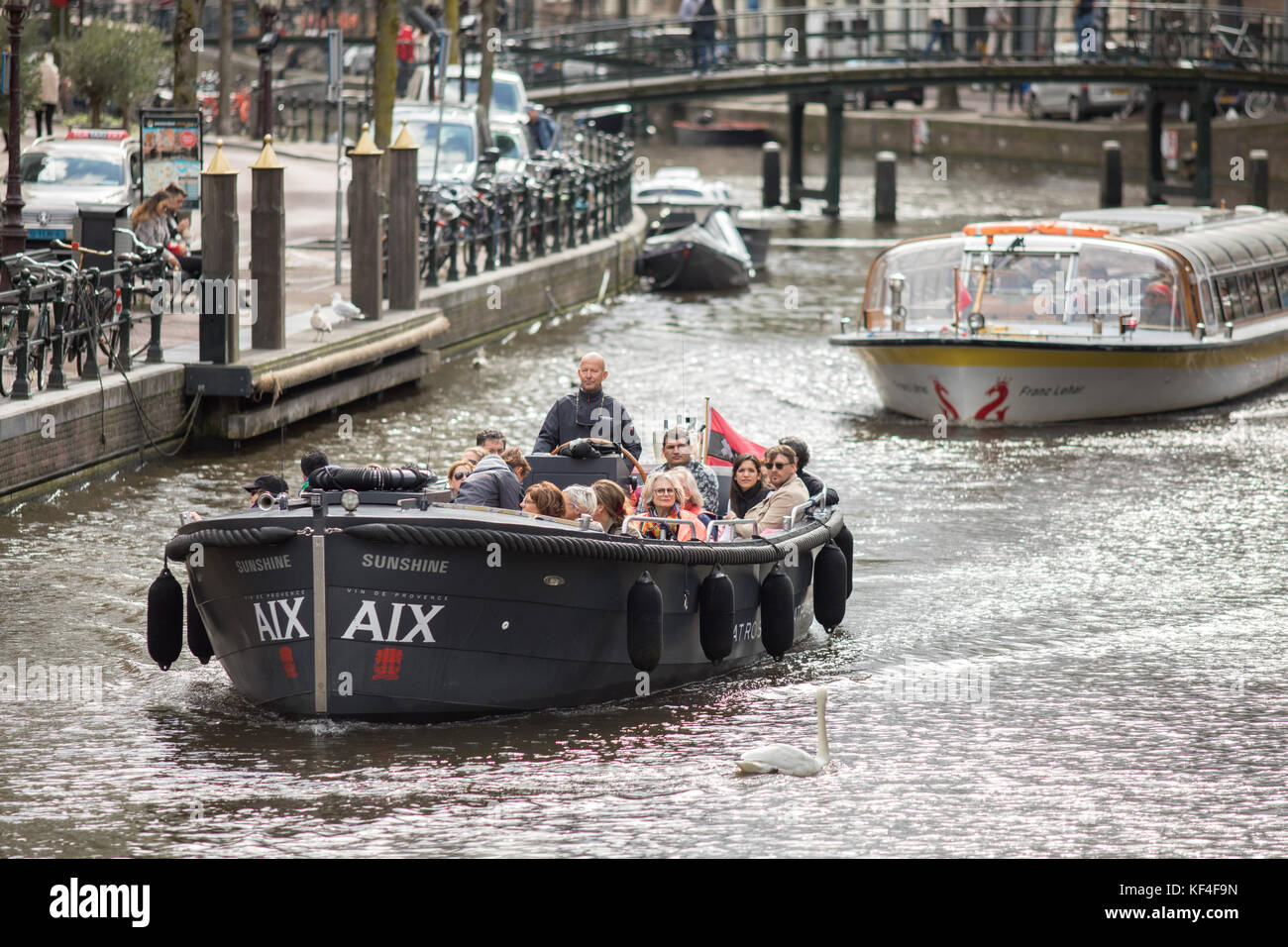 Excursions en bateau sur le canal à Amsterdam, pays-Bas Banque D'Images