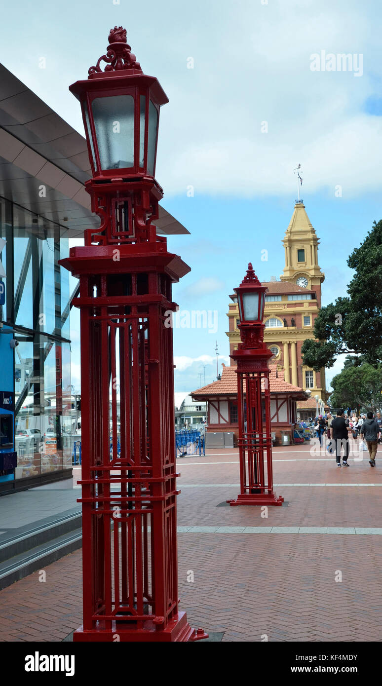 Le Ferry Building sur Queens Wharf sur la vérification à quai à Auckland Banque D'Images