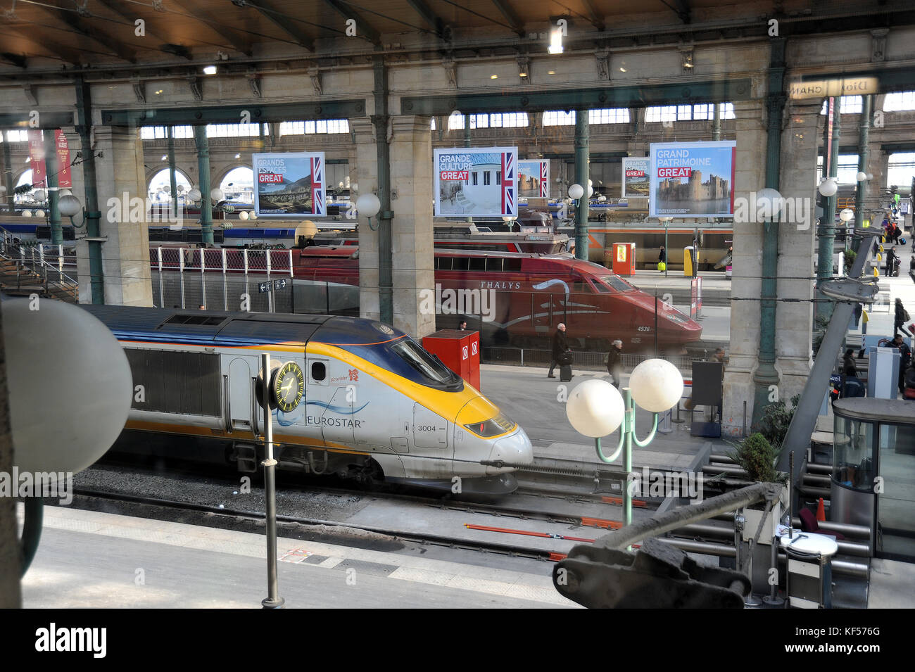 Tgv Eurostar et Thalys parts à la gare du nord. Paris. Banque D'Images