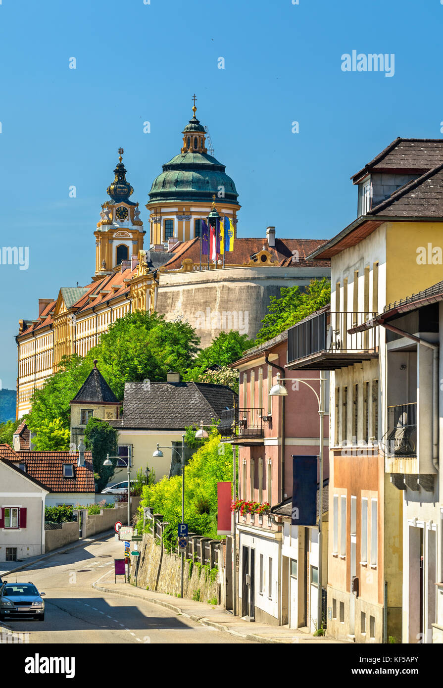 Avis de Stift Melk, une abbaye bénédictine au-dessus de la ville de Melk en Autriche Banque D'Images