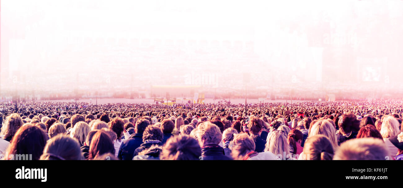 Grande foule de personnes Banque D'Images